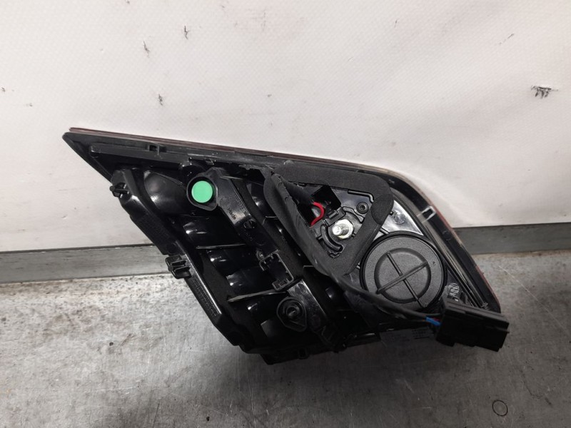 Recambio de piloto trasero derecho para peugeot 308 allure referencia OEM IAM 9677818280  INTERIOR