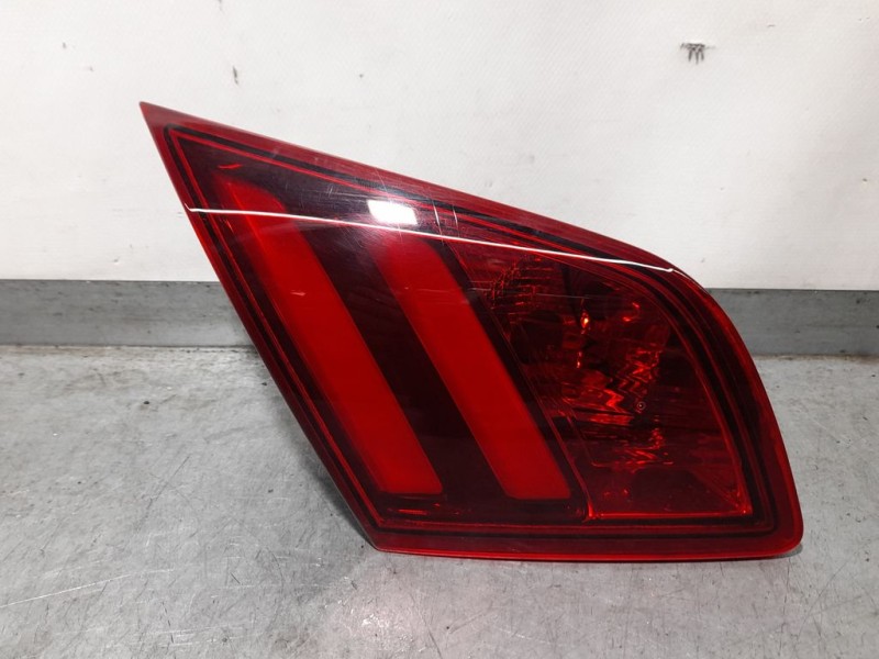 Recambio de piloto trasero izquierdo para peugeot 308 allure referencia OEM IAM 96 778 183 80  INTERIOR