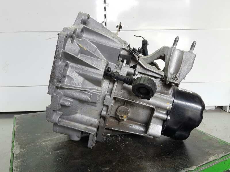 Recambio de caja cambios para dacia sandero basis referencia OEM IAM JH3397 S026987 5VELOCIDADES