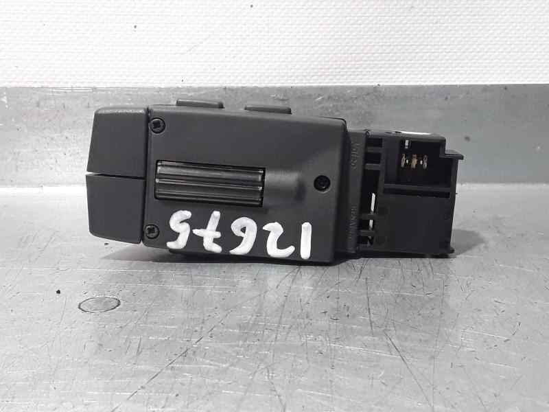 Recambio de mando radio para dacia sandero basis referencia OEM IAM 255522448R  