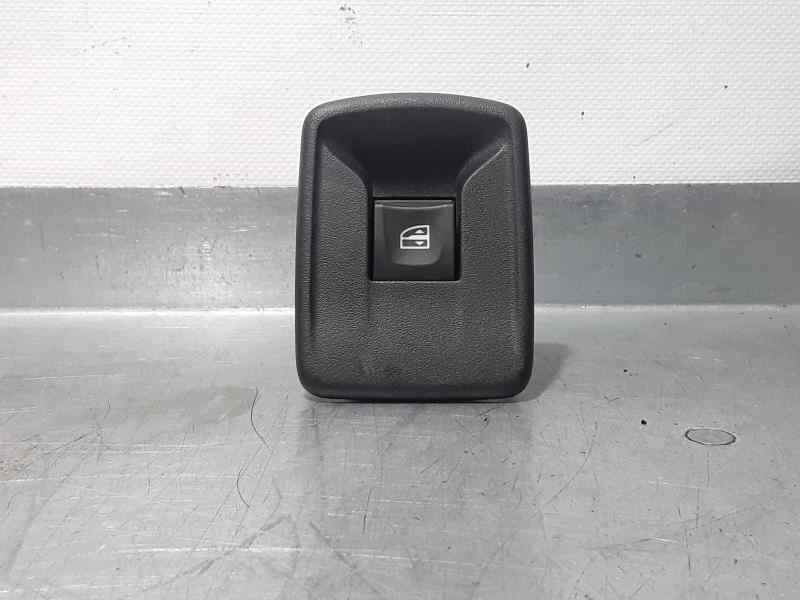 Recambio de mando elevalunas delantero derecho para dacia sandero basis referencia OEM IAM   