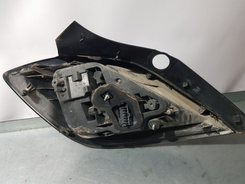 Recambio de piloto trasero derecho para opel astra h berlina enjoy referencia OEM IAM   