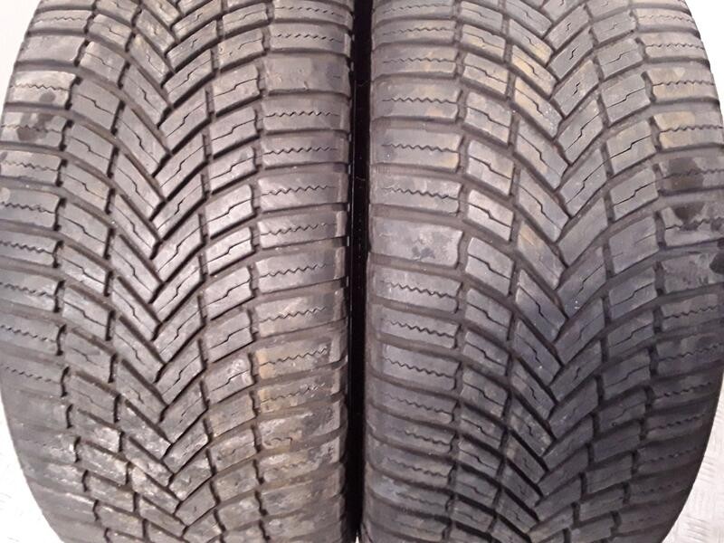 Recambio de neumatico pareja para neumaticos reutilizados - referencia OEM IAM 215451690V BRIDGESTONE 215/45/16/90V