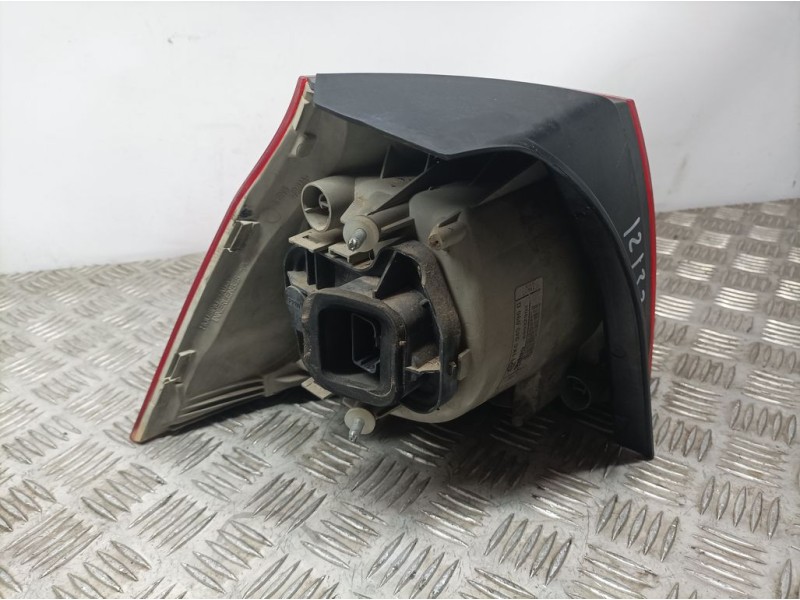 Recambio de piloto trasero derecho para volkswagen golf v berlina (1k1) trendline referencia OEM IAM 1K6945096G  ROZADO , EXTERI