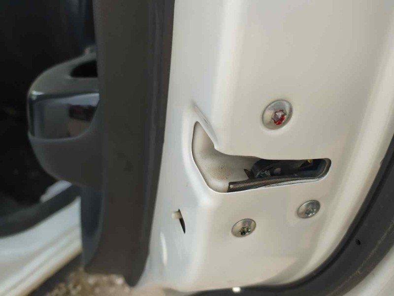 Recambio de cerradura puerta trasera derecha para mitsubishi space star (a00) kaiteki referencia OEM IAM 5715A864  