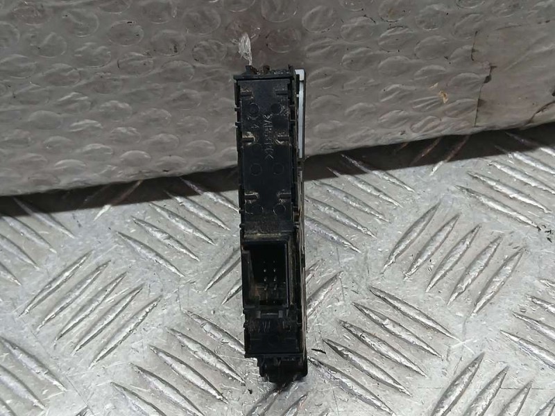 Recambio de interruptor para volkswagen golf vii sportsvan advance bluemotion tech referencia OEM IAM 5G1927238E  L INTERRUPTOR 