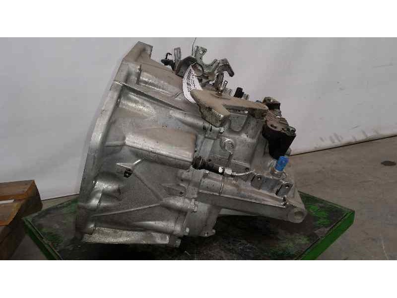 Recambio de caja cambios para nissan qashqai (j10) acenta referencia OEM IAM 320103UB0B 5941316 5VELOCIDADES