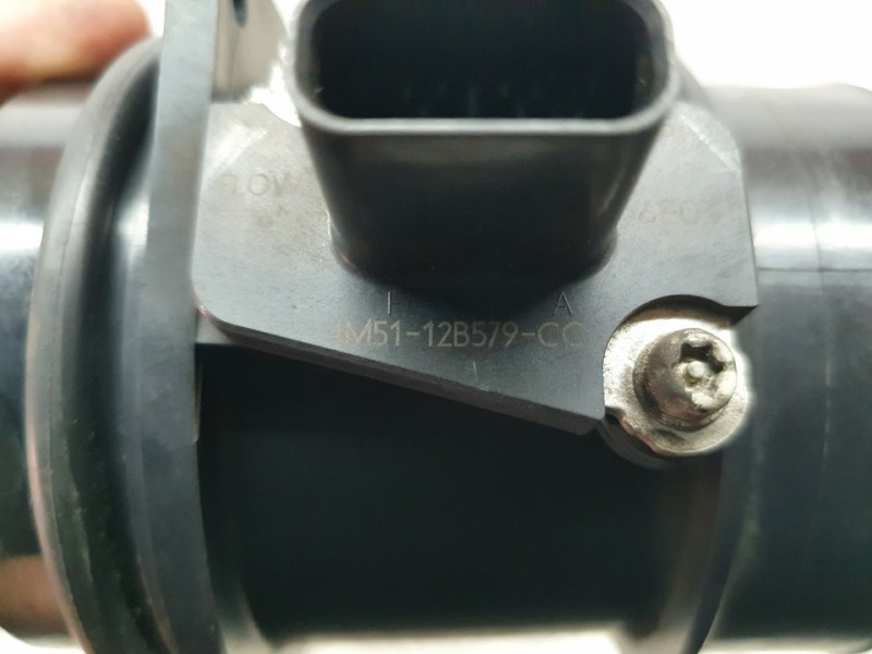 Recambio de caudalimetro para ford focus berlina (cap) ambiente (d) referencia OEM IAM 4M5112B579CC AFH7055 