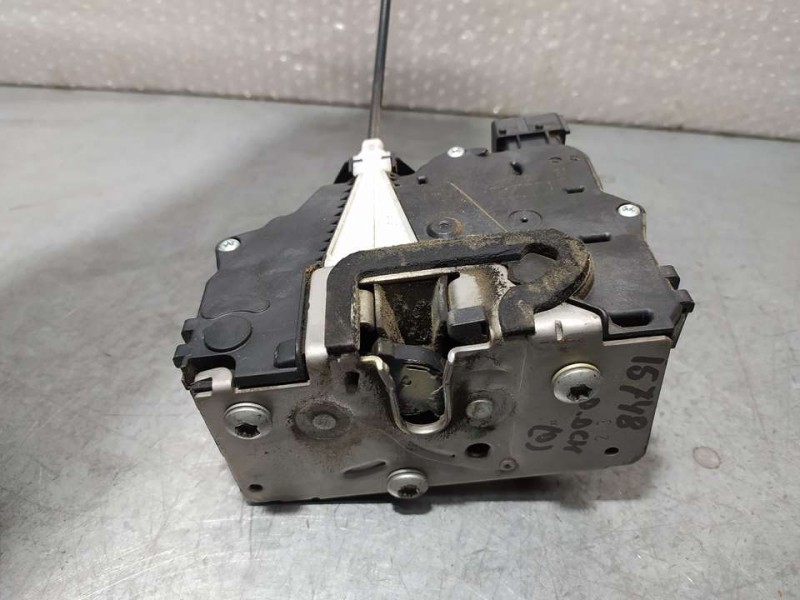 Recambio de cerradura puerta delantera derecha para fiat grande punto (199) 1.4 8v active referencia OEM IAM 55701964 970573101 