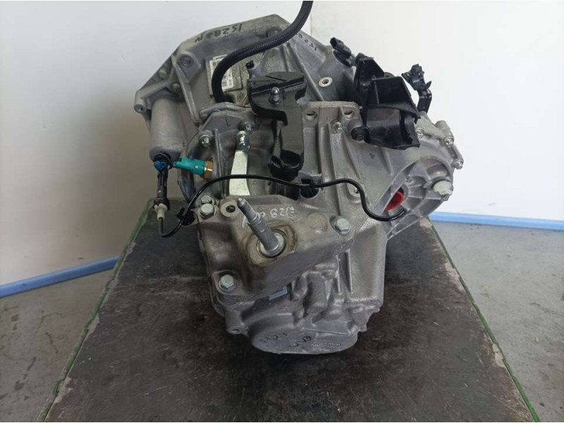 Recambio de caja cambios para renault express van referencia OEM IAM TL4382 S050600  TOCADA 6VELOCIDADES