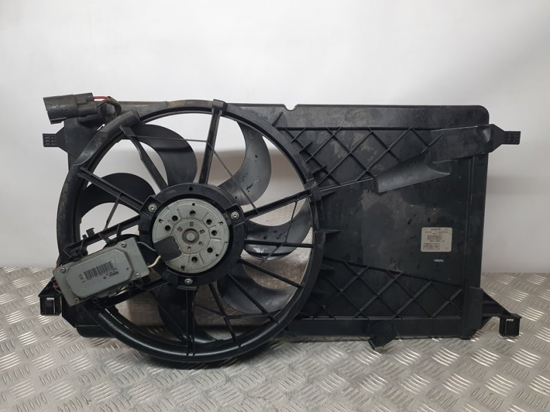 Recambio de electroventilador para ford focus berlina (cap) ambiente (d) referencia OEM IAM 3M5H8C607RG 0130303930 BOSCH