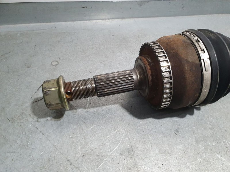 Recambio de transmision delantera izquierda para nissan primera berlina (p12) acenta referencia OEM IAM 439100  