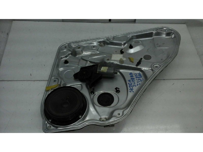 Recambio de elevalunas trasero derecho para skoda superb (3u4) classic referencia OEM IAM 3U5839752  ELECTRICO