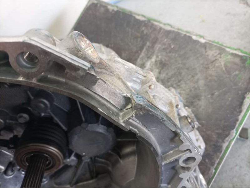 Recambio de caja cambios para renault express van referencia OEM IAM TL4382 S050600  TOCADA 6VELOCIDADES