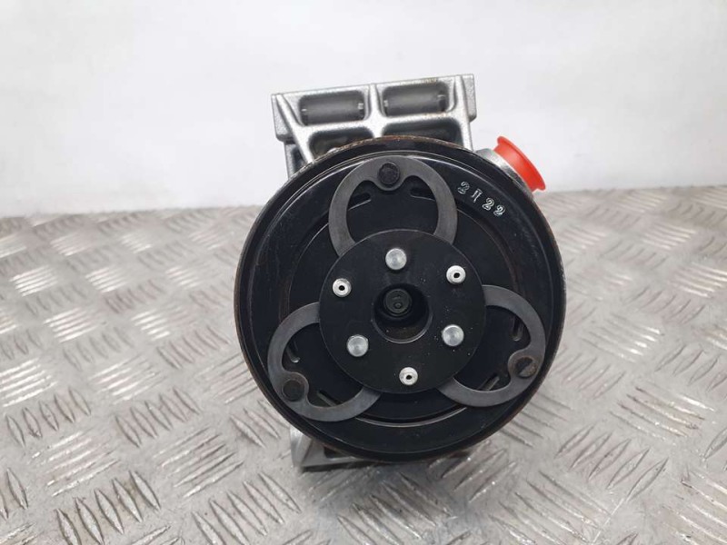 Recambio de compresor aire acondicionado para renault express van referencia OEM IAM 926008942R CALSONIC KANSEI 