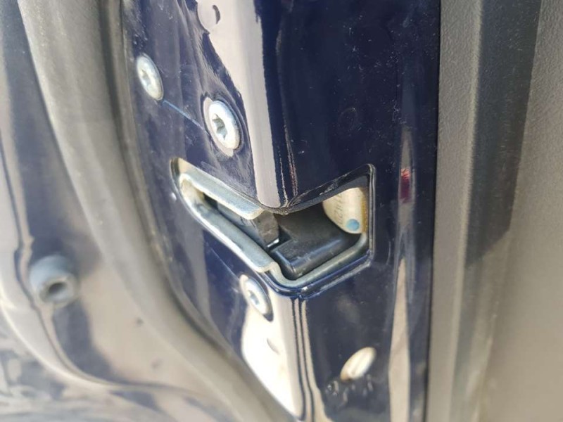 Recambio de cerradura puerta trasera izquierda para jeep compass limited 4x2 referencia OEM IAM 04589651AE  