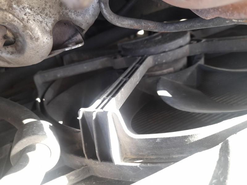 Recambio de electroventilador para peugeot 308 ii (lb_, lp_, lw_, lh_, l3_) 1.6 bluehdi 120 referencia OEM IAM 9836638080  