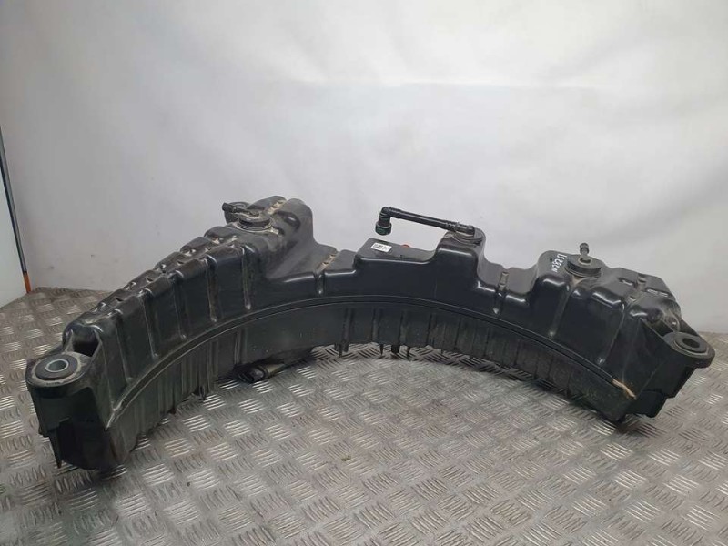 Recambio de deposito adblue para renault express van referencia OEM IAM 172A21120R  