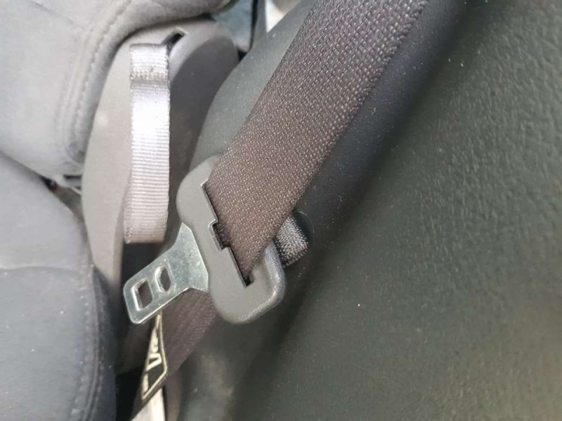 Recambio de cinturon seguridad trasero izquierdo para jeep compass limited 4x2 referencia OEM IAM 1GE61XDVAB  