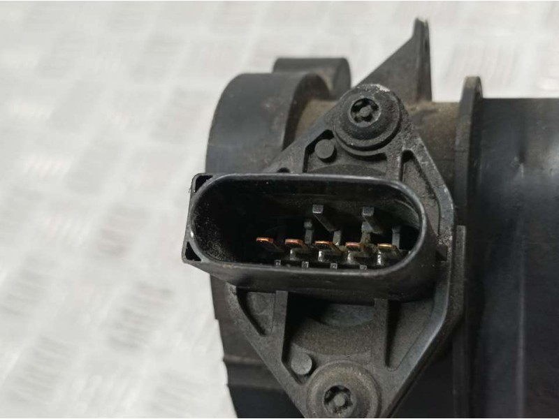Recambio de caudalimetro para bmw serie 3 berlina (e46) 320d referencia OEM IAM 77870760 0928400468 BOSCH
