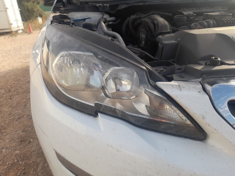 Recambio de faro derecho para peugeot 308 ii (lb_, lp_, lw_, lh_, l3_) 1.6 bluehdi 120 referencia OEM IAM 9677522980  