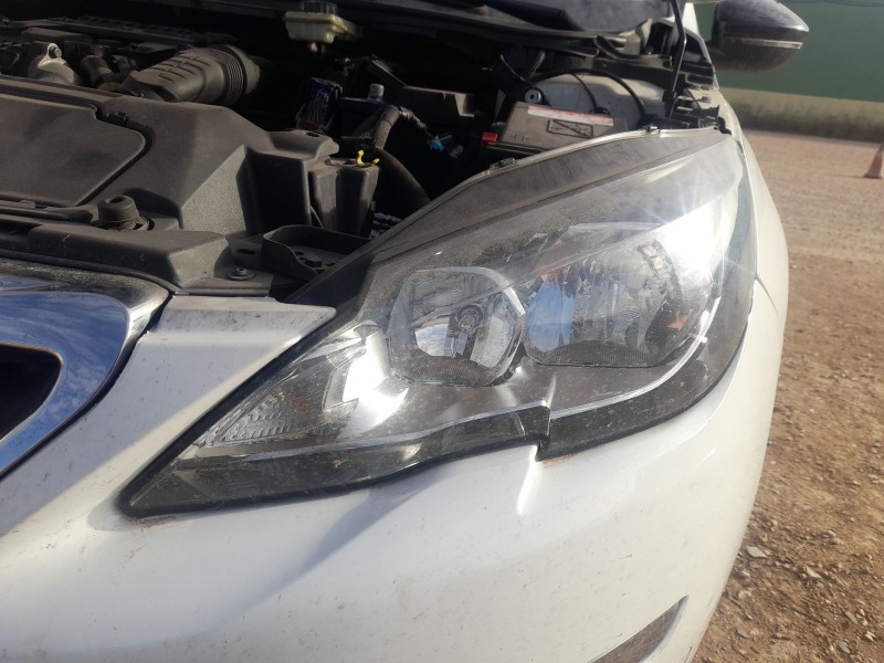 Recambio de faro izquierdo para peugeot 308 ii (lb_, lp_, lw_, lh_, l3_) 1.6 bluehdi 120 referencia OEM IAM 9677523080  