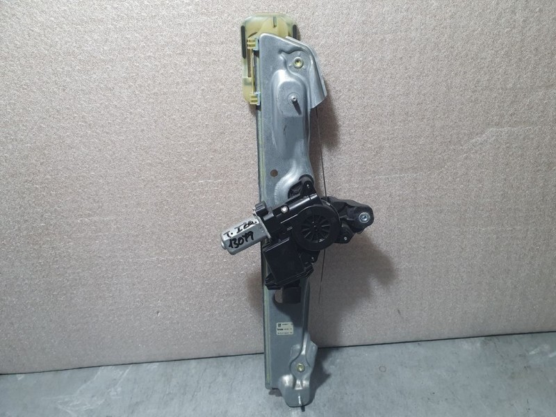 Recambio de elevalunas trasero izquierdo para opel astra k lim. 5türig business referencia OEM IAM GM13406677 C31351101 BROSE