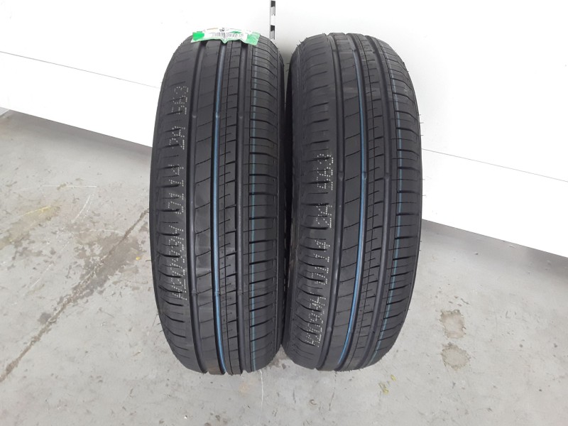 Recambio de neumatico pareja para neumaticos nuevos - referencia OEM IAM 165701485T LANVIGATOR 165/70/14/85T