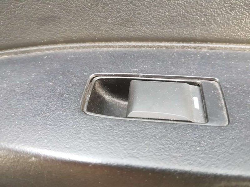 Recambio de mando elevalunas trasero derecho para jeep compass limited 4x2 referencia OEM IAM 68018920AA  