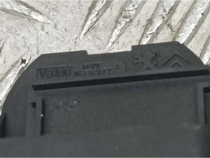 Recambio de mando elevalunas delantero izquierdo para peugeot 206 berlina x-line referencia OEM IAM 6552WQ  VALEO