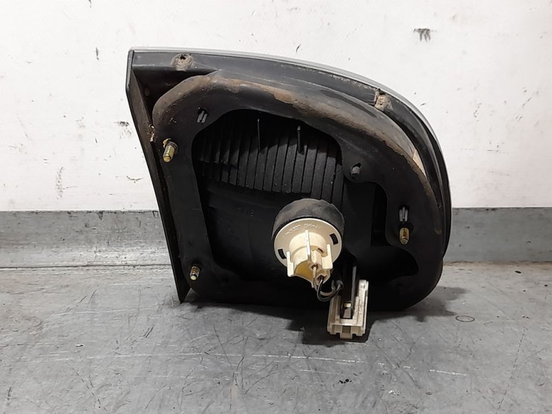 Recambio de piloto trasero derecho para daewoo lanos se referencia OEM IAM SIN REF  INTERIOR