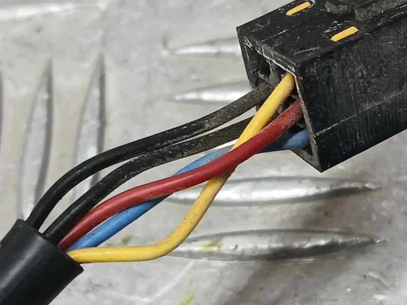 Recambio de retrovisor izquierdo para opel meriva b selective referencia OEM IAM   ELECTRICO 5 CABLES ROZADO