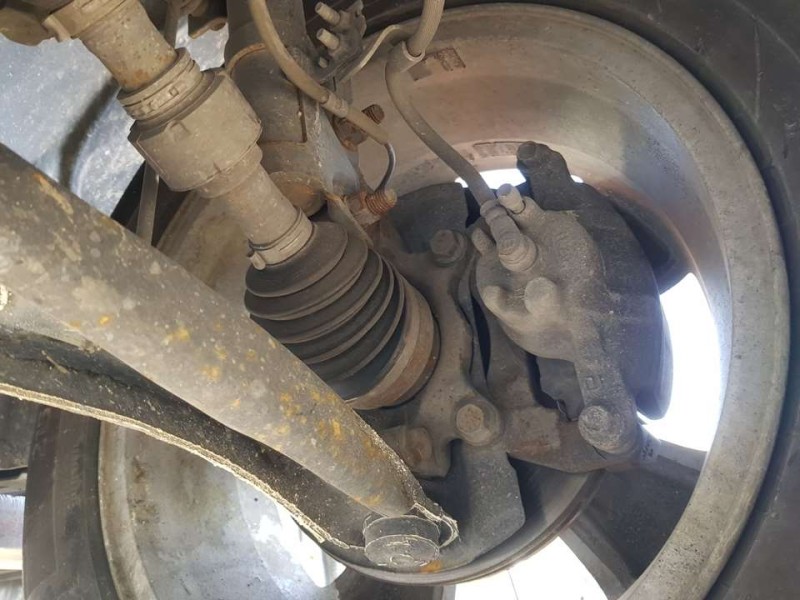 Recambio de mangueta delantera izquierda para jeep compass limited 4x2 referencia OEM IAM 68088499AD  