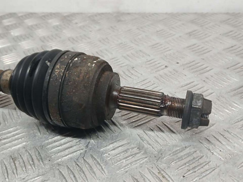 Recambio de transmision delantera derecha para renault twingo acces referencia OEM IAM 8200684084  