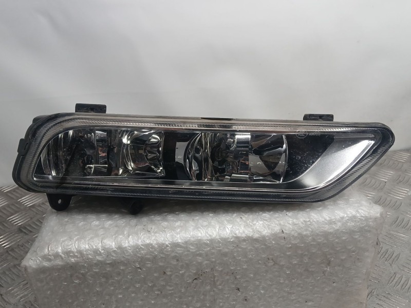 Recambio de faro antiniebla derecho para volkswagen passat b7 (362) 2.0 tdi referencia OEM IAM 3AA941662G ROZADO 