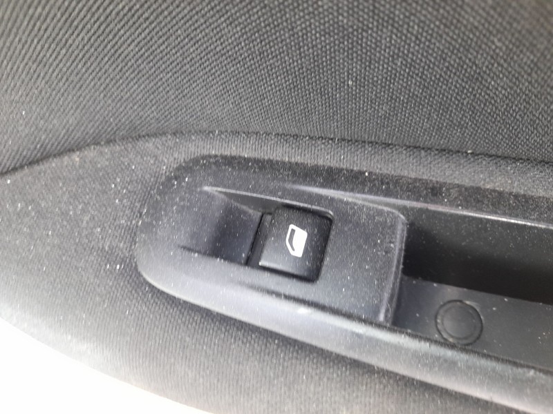 Recambio de mando elevalunas trasero derecho para peugeot 308 ii (lb_, lp_, lw_, lh_, l3_) 1.6 bluehdi 120 referencia OEM IAM 96