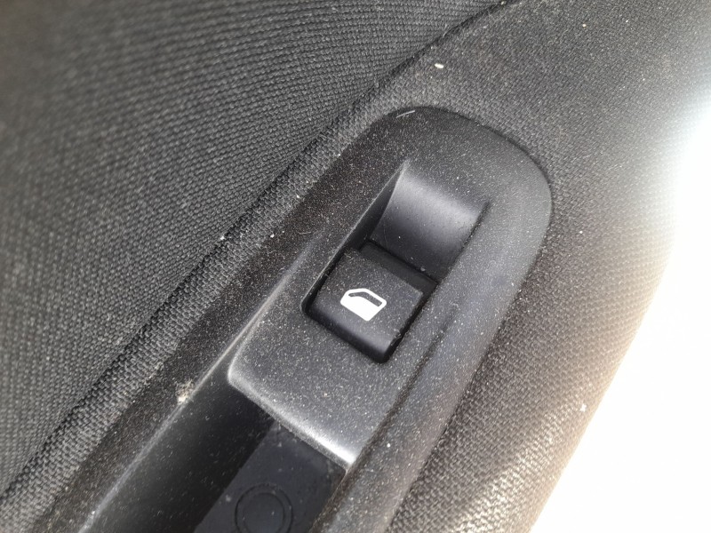 Recambio de mando elevalunas trasero izquierdo para peugeot 308 ii (lb_, lp_, lw_, lh_, l3_) 1.6 bluehdi 120 referencia OEM IAM 