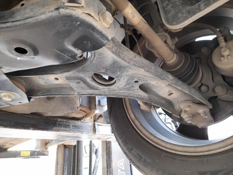 Recambio de brazo suspension inferior delantero izquierdo para kia soul ii (ps) 1.6 gdi referencia OEM IAM 54500B2000  