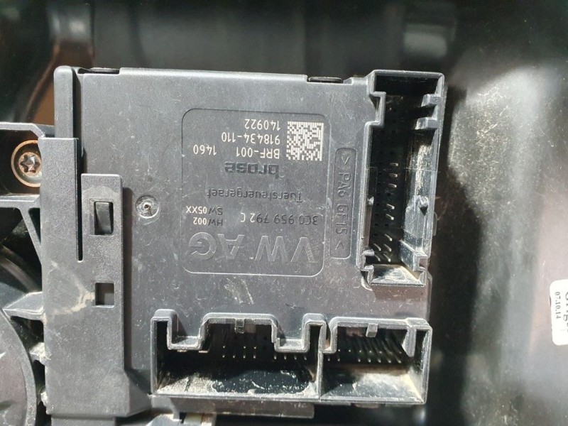 Recambio de elevalunas delantero derecho para volkswagen passat variant (365) edition bluemotion referencia OEM IAM 988693323  B