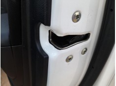 Recambio de cerradura puerta delantera derecha para kia soul ii (ps) 1.6 gdi referencia OEM IAM 81320B2010  