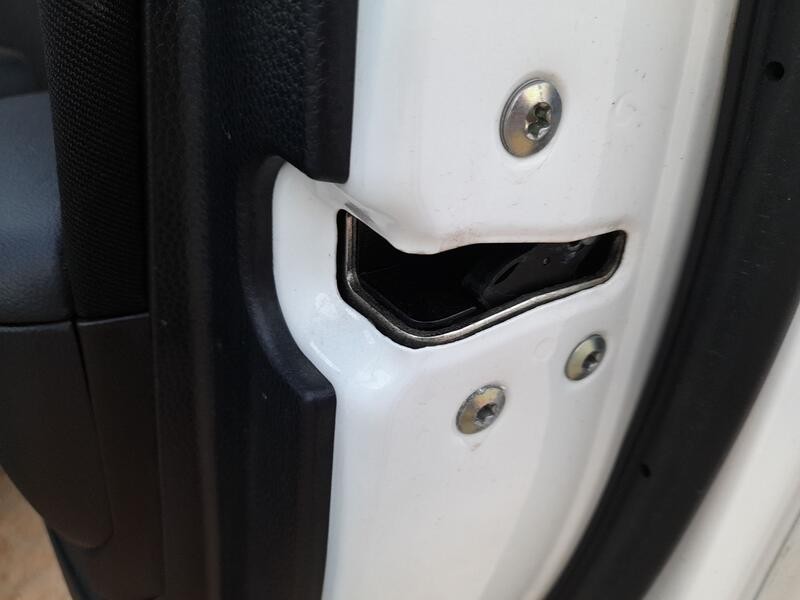 Recambio de cerradura puerta delantera derecha para kia soul ii (ps) 1.6 gdi referencia OEM IAM 81320B2010  