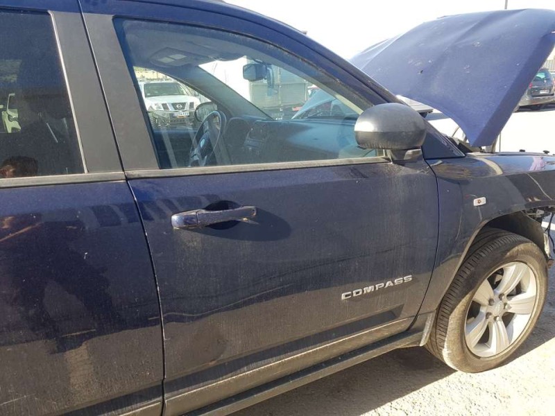 Recambio de puerta delantera derecha para jeep compass limited 4x2 referencia OEM IAM 68079386AC TOCADA 