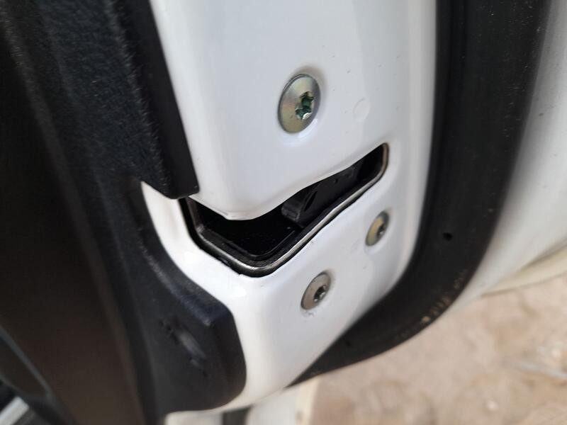 Recambio de cerradura puerta trasera derecha para kia soul ii (ps) 1.6 gdi referencia OEM IAM 81420B2010  