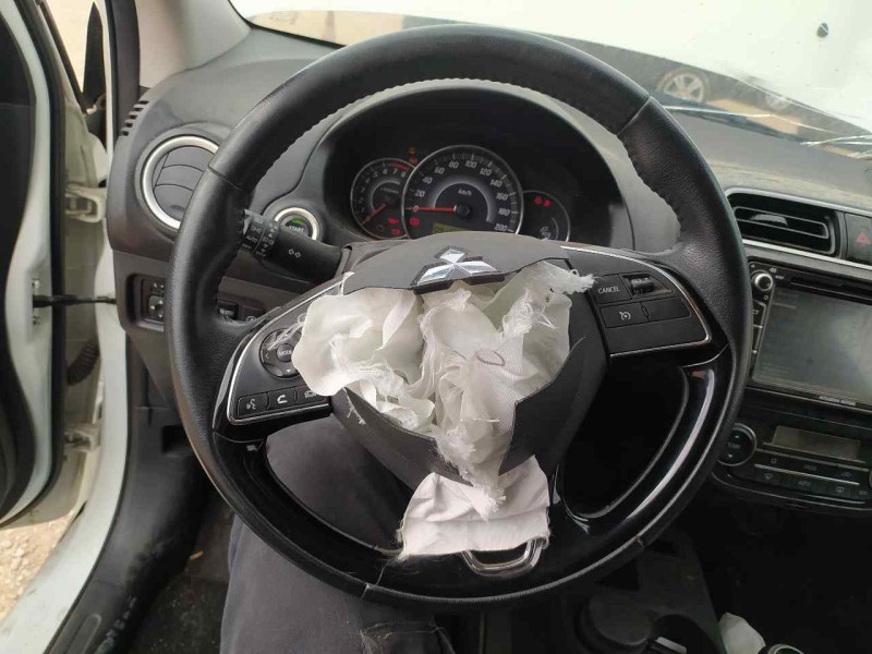 Recambio de volante para mitsubishi space star (a00) kaiteki referencia OEM IAM 4400A812XA  