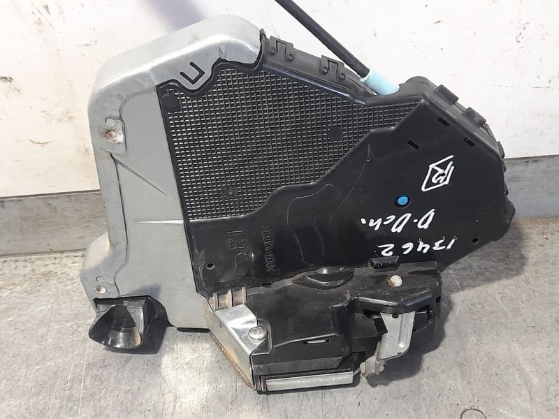 Recambio de cerradura puerta delantera derecha para lexus is 300h referencia OEM IAM SIN REF  10 PINES
