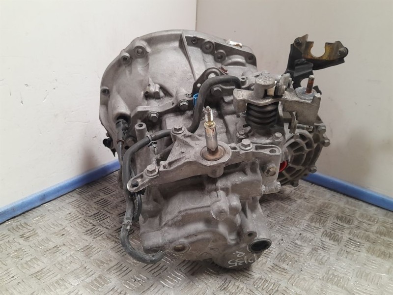 Recambio de caja cambios para nissan primera berlina (p12) acenta referencia OEM IAM ND0101 8200210643 6VELOCIDADES