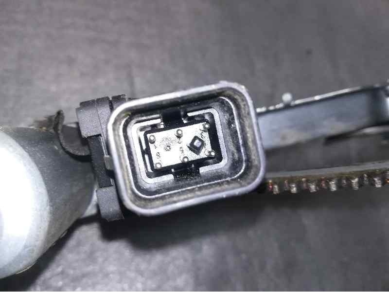 Recambio de elevalunas delantero derecho para opel corsa c club referencia OEM IAM 24466594 400709A 6 PINS