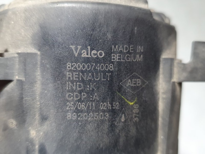 Recambio de faro antiniebla derecho para renault megane iii berlina 5 p dynamique referencia OEM IAM 82000740008 89202503 VALEO