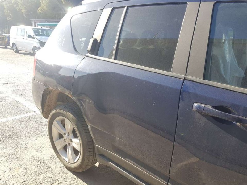 Recambio de puerta trasera derecha para jeep compass limited 4x2 referencia OEM IAM 68079384AF MUY TOCADA 