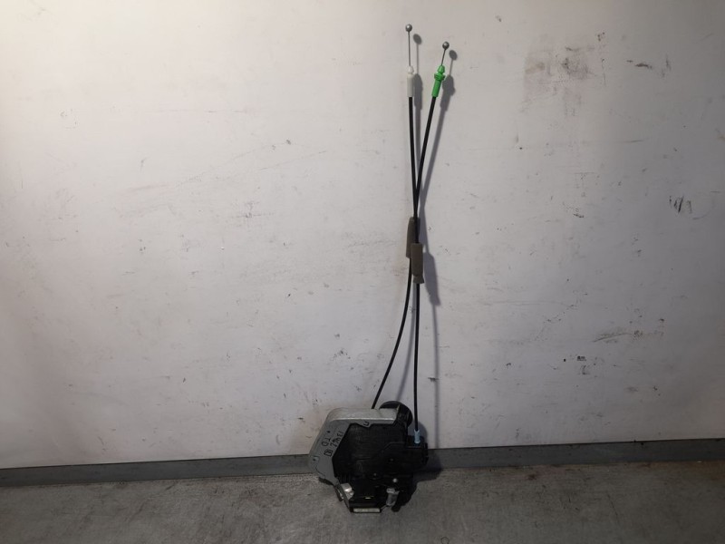 Recambio de cerradura puerta trasera derecha para lexus is 300h referencia OEM IAM 6905053040  8 PINES